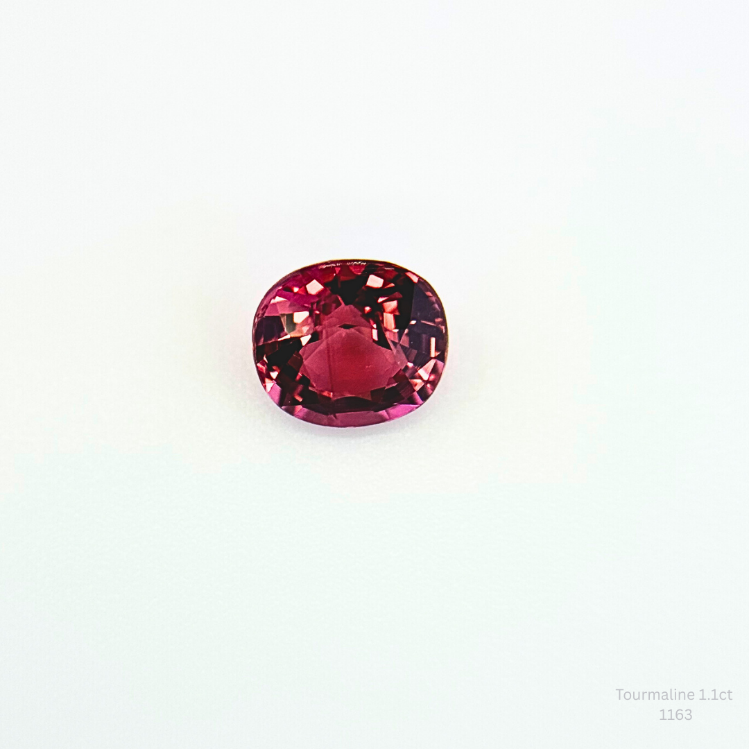 Natural Red Tourmaline 1.10 Ct Oval Cut Loose Gemstone