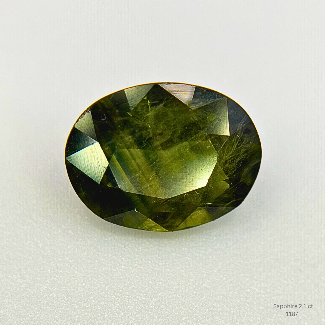 Natural Green Sapphire 2.10 Ct Oval Cut Loose Gemstone