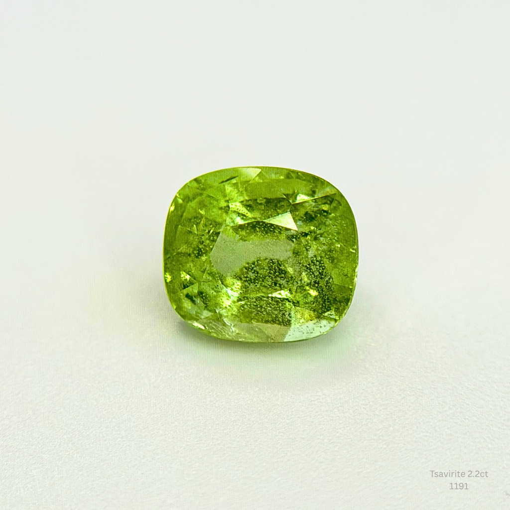 2.2Ct Natural Tsavorite Garnet Cushion Cut Loose Green Gemstone 7.5x6.5mm