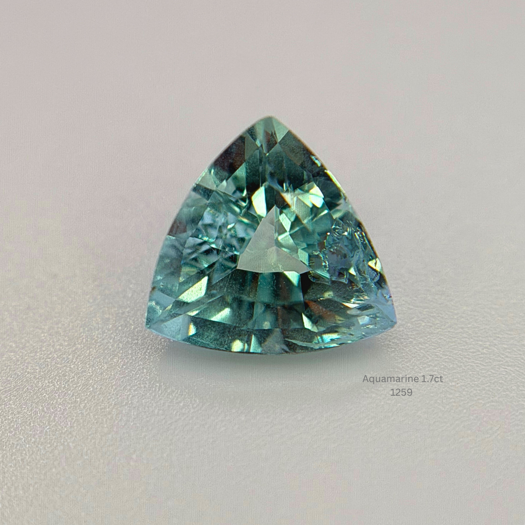 Natural Aquamarine 1.70ct Trillion Cut Loose Gemstone for Custom Jewelry