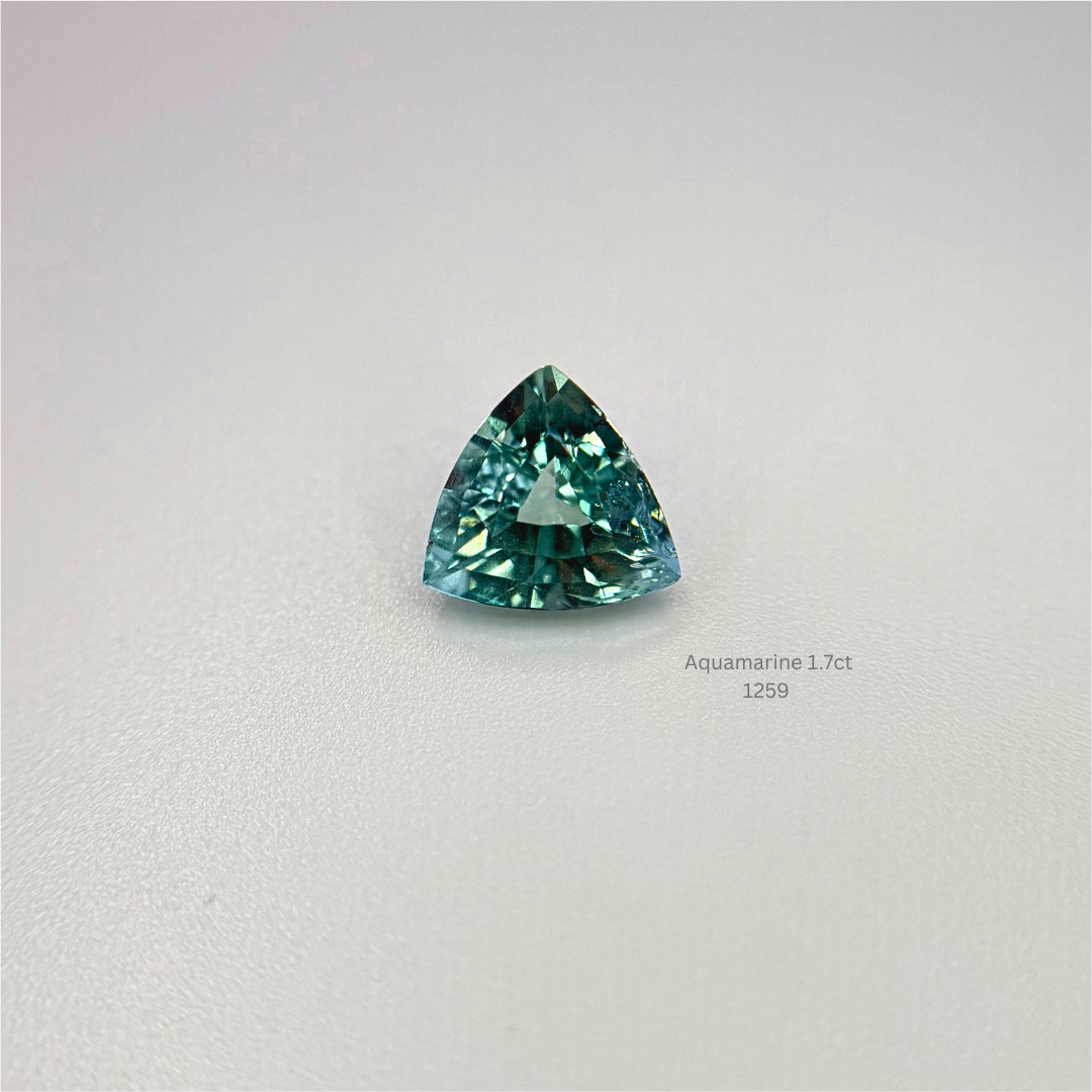 Natural Aquamarine 1.70ct Trillion Cut Loose Gemstone for Custom Jewelry