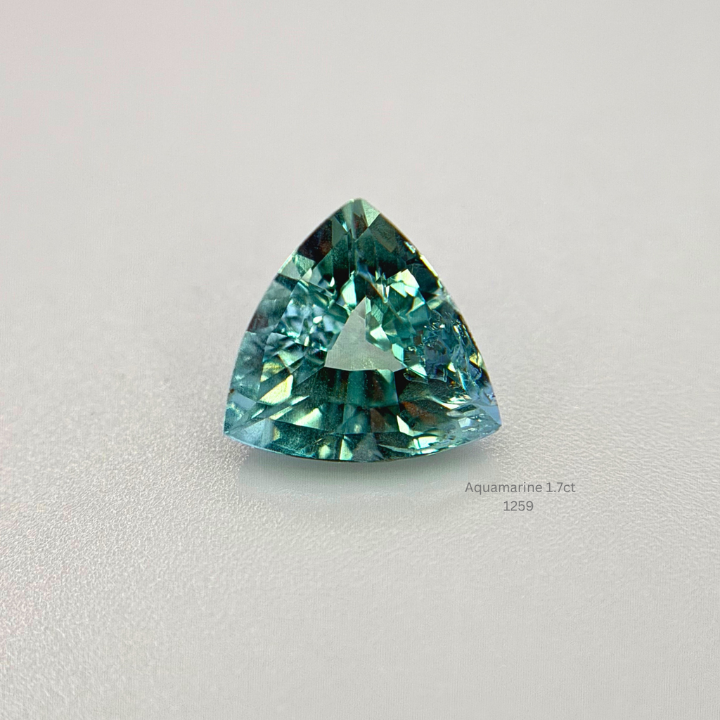 Natural Aquamarine 1.70ct Trillion Cut Loose Gemstone for Custom Jewelry