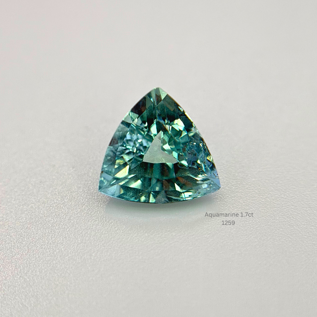 Natural Aquamarine 1.70ct Trillion Cut Loose Gemstone for Custom Jewelry
